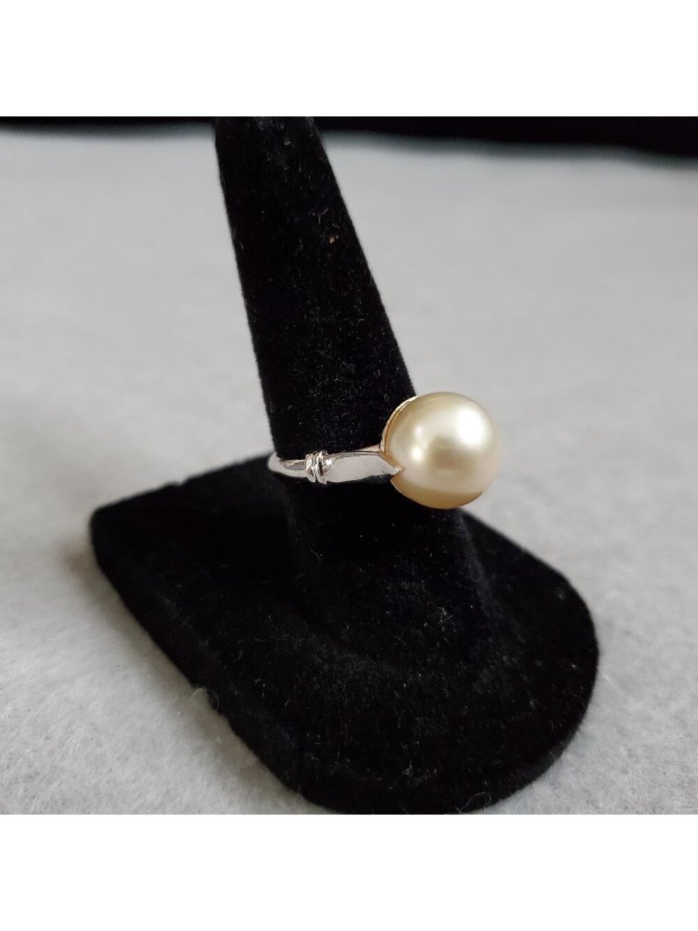 Faux Pearl Ring Sz 6 Silver Tone Art Deco Revival